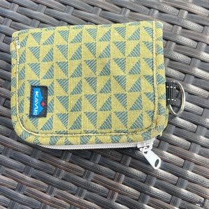 KAVU Zippy Wallet with removable coin pouch in green